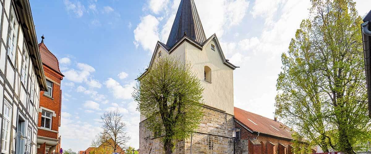 Maler für Fassadenrenovierung im Raum Neustadt am Rübenberge